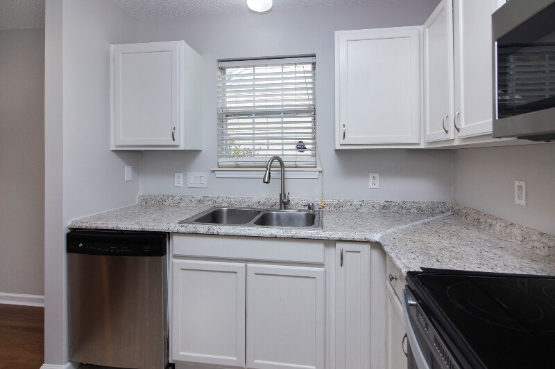 Building Photo - 10430 Brawley Ln