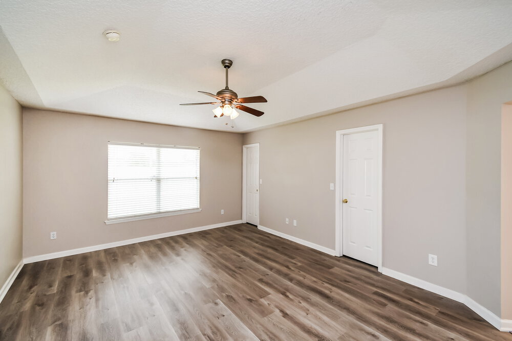 Building Photo - 9135 Prosperity Lake Dr