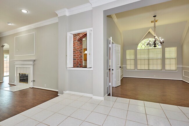 Building Photo - 6734 Wildacre Dr