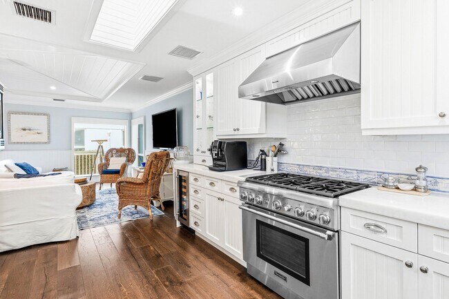 Building Photo - 3421 S Ocean Blvd