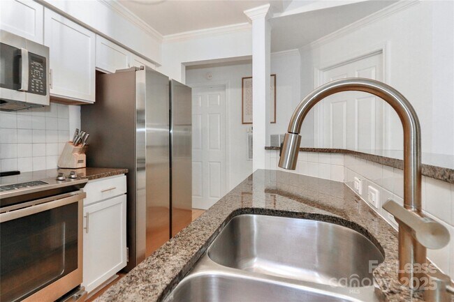 Building Photo - 2508 Cranbrook Ln