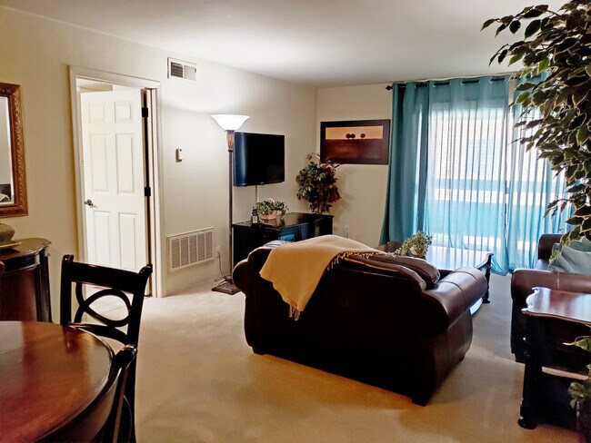 Building Photo - Furnished Scottsdale One Bedroom Condo For...