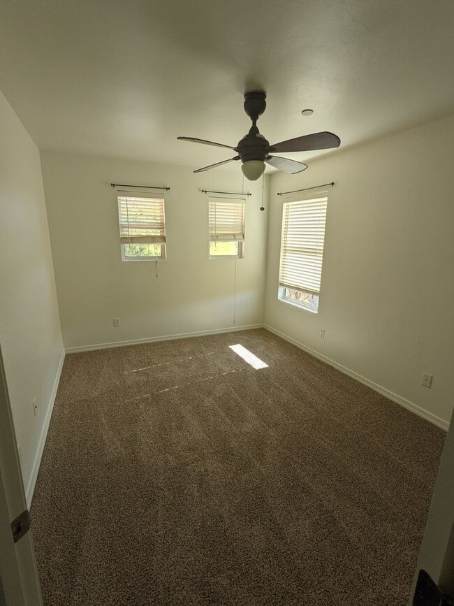 Building Photo - 4 Bedroom and 2.5 Bath Rental