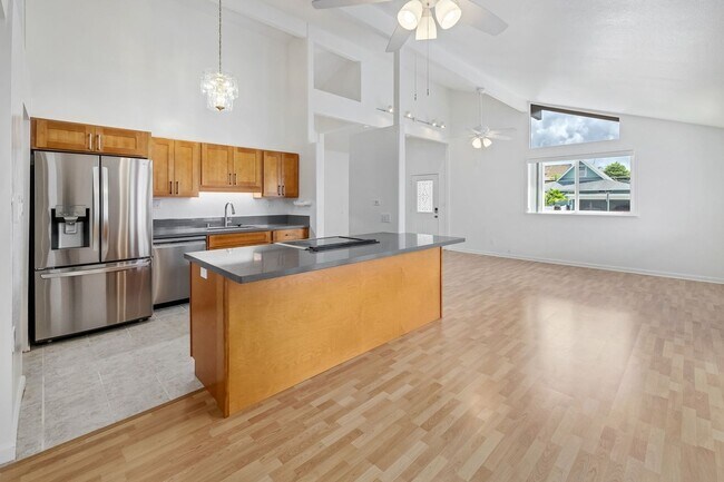 Building Photo - Spacious, 4 bedroom 2 bath single family home in Mililani! *First showing on Monday, January 5th ...