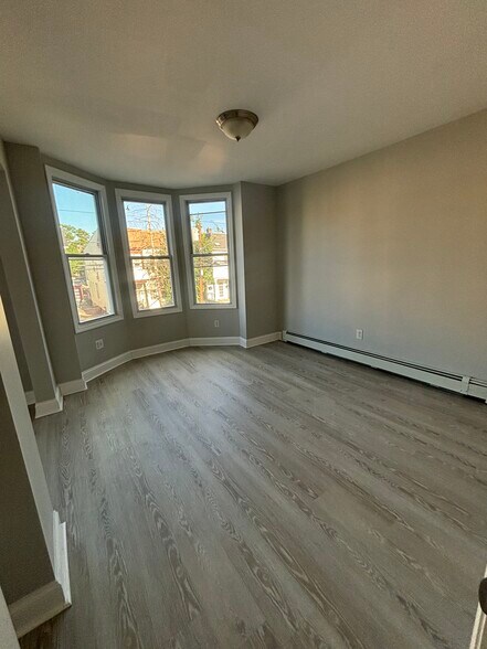 Building Photo - 591 S 19th St