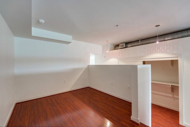 Building Photo - "Urban Retreat in San Diego- Open Floor Plan – 1 Bed, 1 Bath"