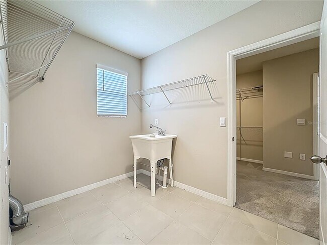 Building Photo - 13071 Brookside Moss Dr
