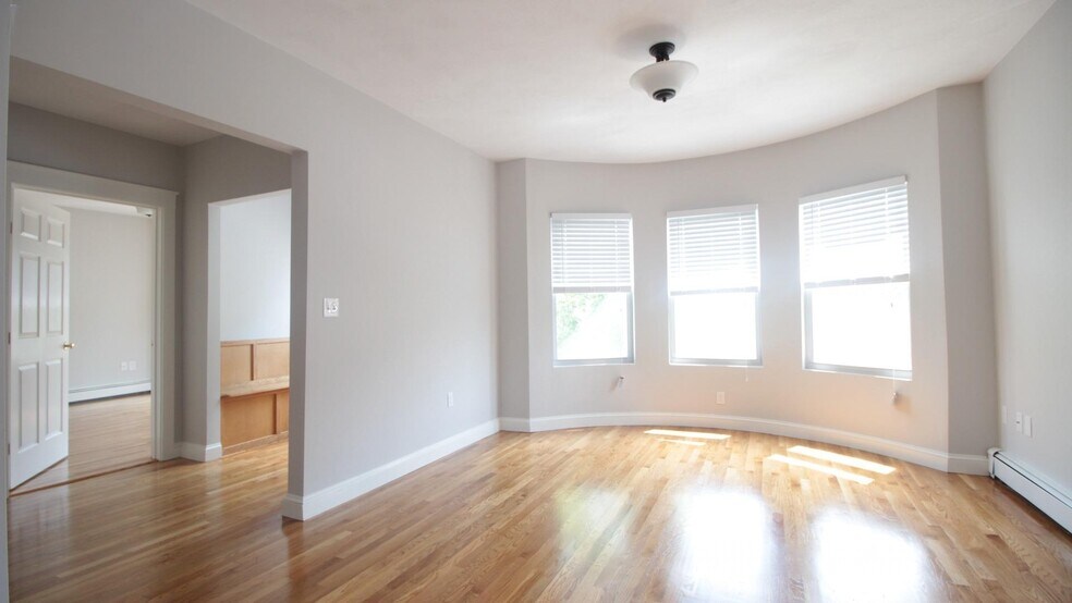 Building Photo - 1429 Cambridge St