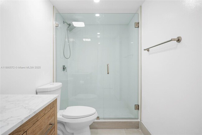 Building Photo - 7105 Miami Lakes Dr