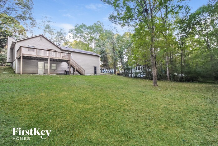 Building Photo - 5756 Lake Ct