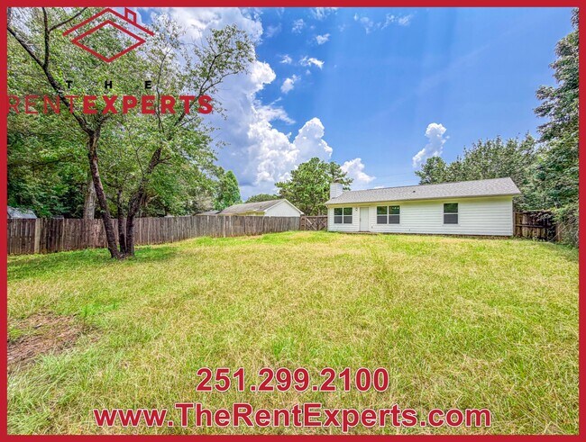 Building Photo - 9760 Royal Woods Dr N
