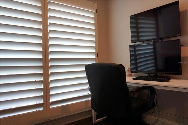 Building Photo - 534 Pinellas Bayway S