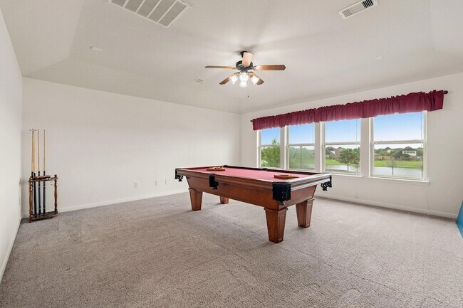 Building Photo - 25935 Foxrun Vista Dr