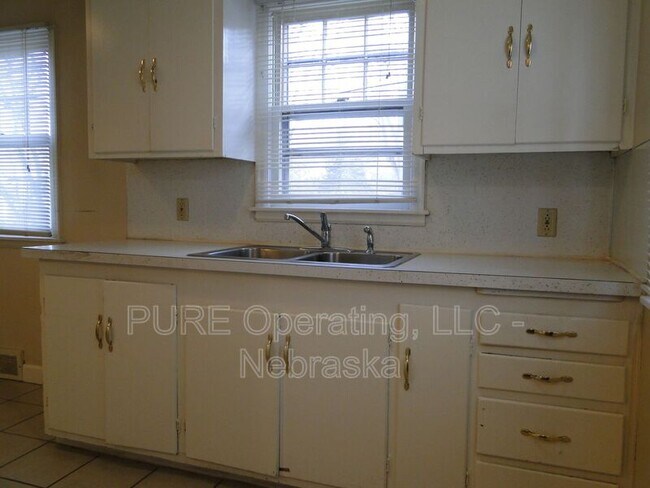 Building Photo - 4602 N 47th St
