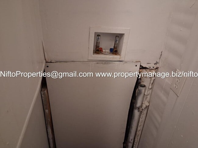 Building Photo - 5612 Aenon Ln