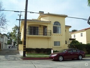 Building Photo - **MEDITERRANEAN STYLE CHARMER**