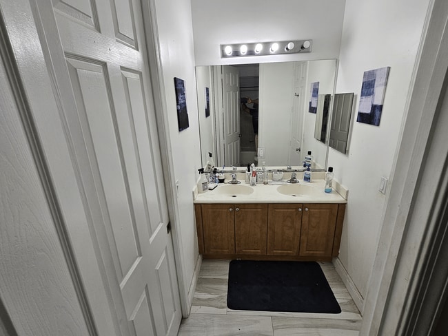Building Photo - 9094 New Hope Ct