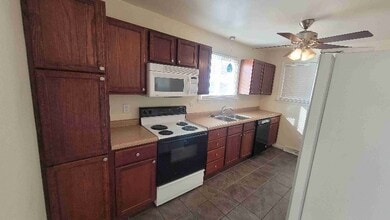 Building Photo - 900 I Ave NW