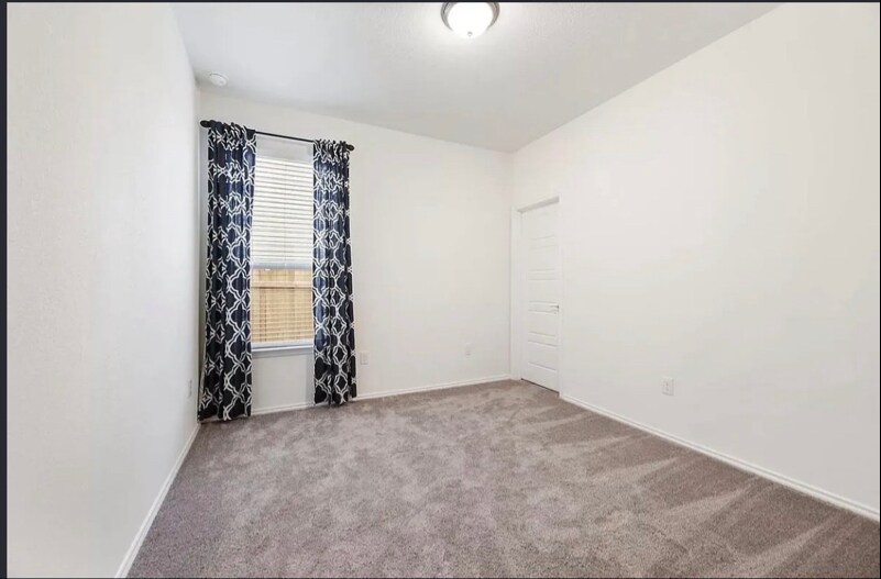 Building Photo - 100 Jarbridge Dr