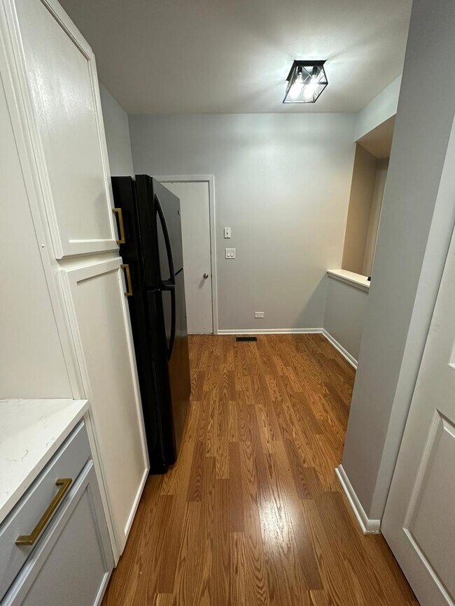 Building Photo - 1133 Cambria Ln N