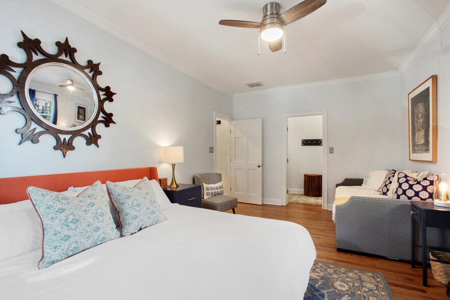 Building Photo - 102 W 36th St