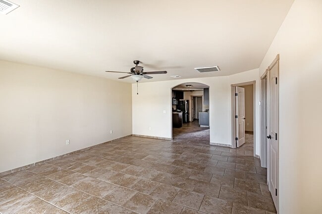 Building Photo - Cute 3 bedroom 2 bath home!