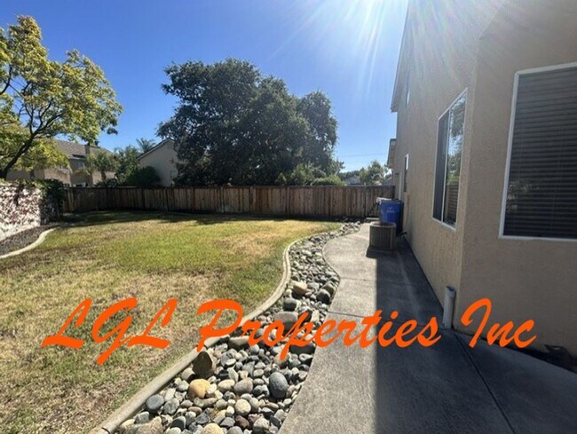 Building Photo - 4116 Woodwillow Ln