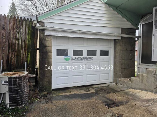 Building Photo - 213 Chestnut Ave NE