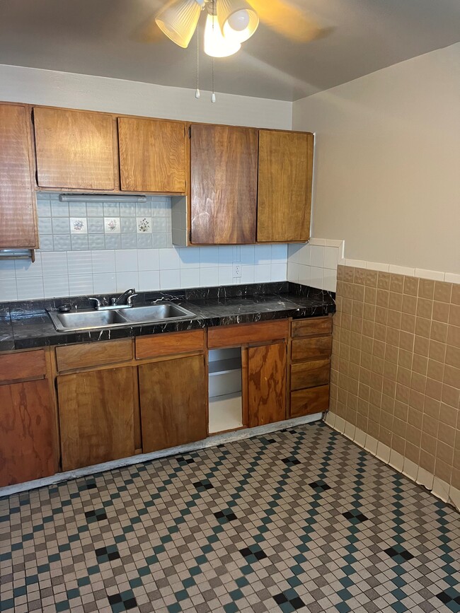 Building Photo - Spacious One-Bedroom in Salt Lake City!