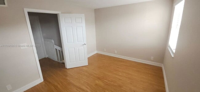 Building Photo - 765 Crystal Lake Dr