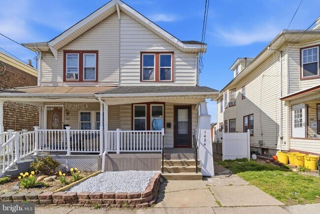 Building Photo - 1424 Hamilton Ave