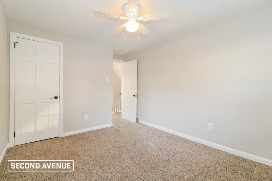 Building Photo - 3107 Elroy Ave