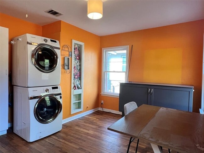 Building Photo - 4407 Lareina Dr