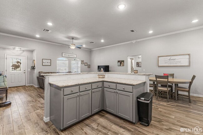 Building Photo - 306 Driftwood Dr