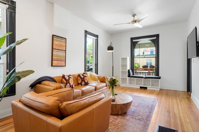 Building Photo - 469 Delaware St