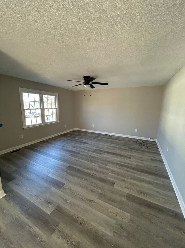 Building Photo - 27 Brunson St