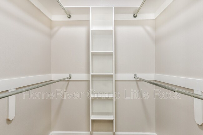 Building Photo - 13996 Pine Glen Cove