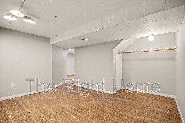 Building Photo - 1606 Cole Creek Dr