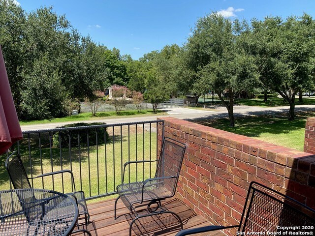 Building Photo - 531 Woodlake Dr