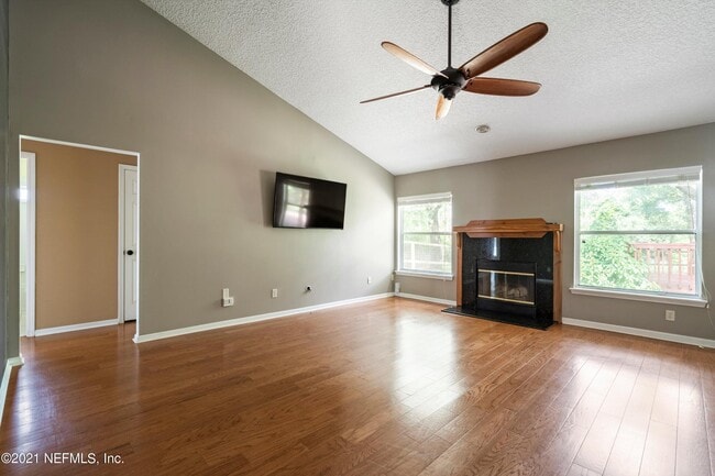 Building Photo - 193 Ivy Lakes Dr