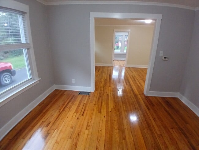 Building Photo - 3702 Armstrong Rd