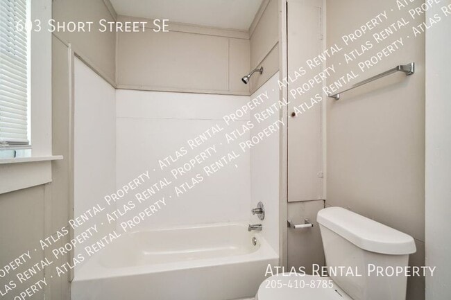 Building Photo - 603 Short St SE