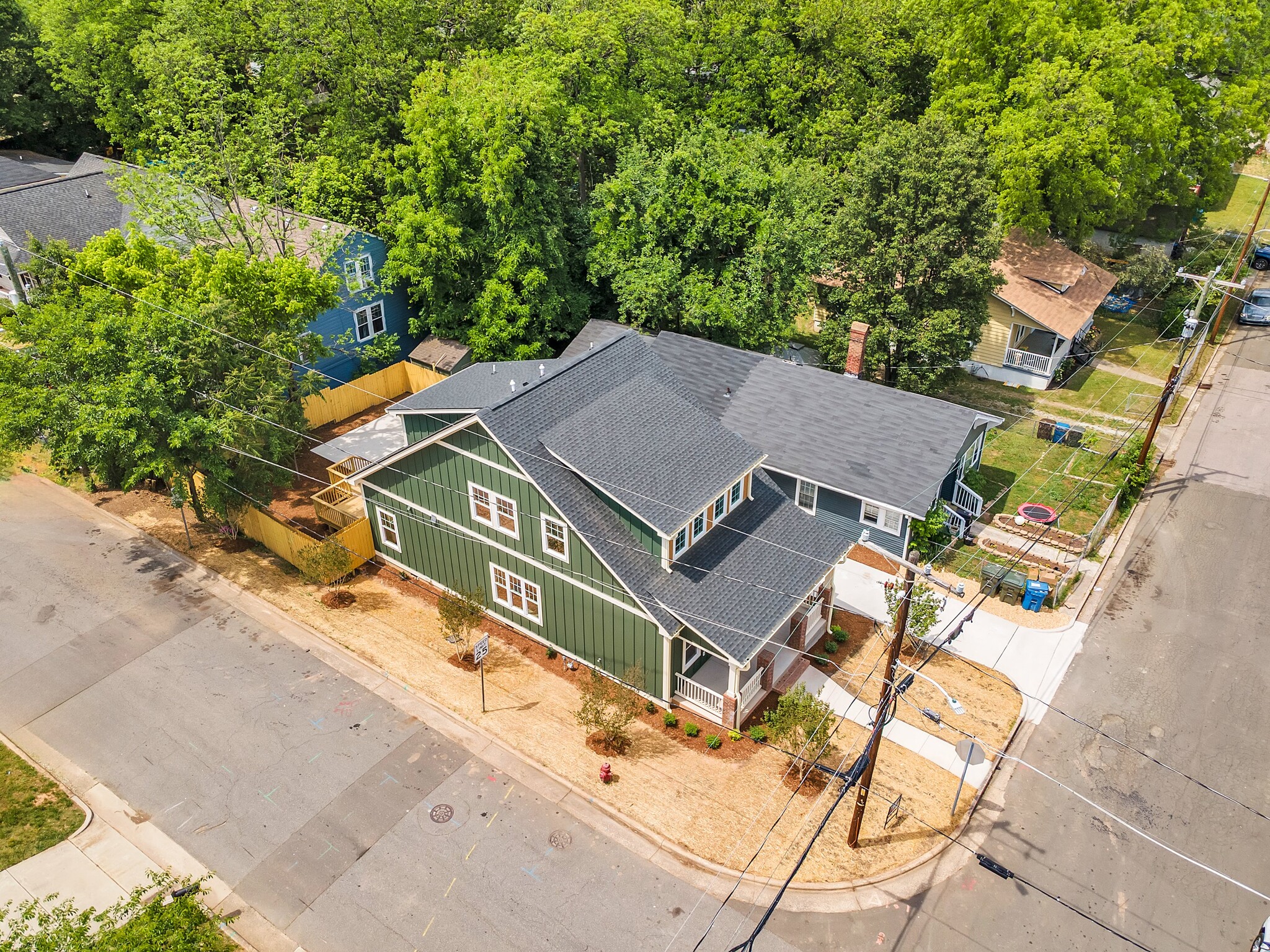 Building Photo - 801 N Elm St