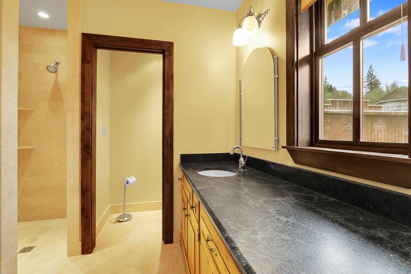 Building Photo - 521 Redmond-Fall City Rd SE