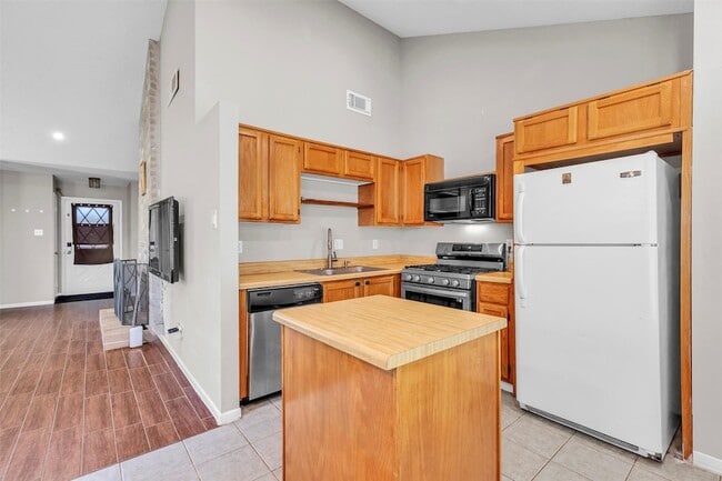 Building Photo - 3511 Arbor Pl