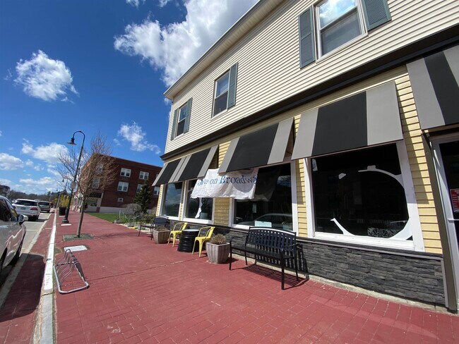 Building Photo - 4 Martin St