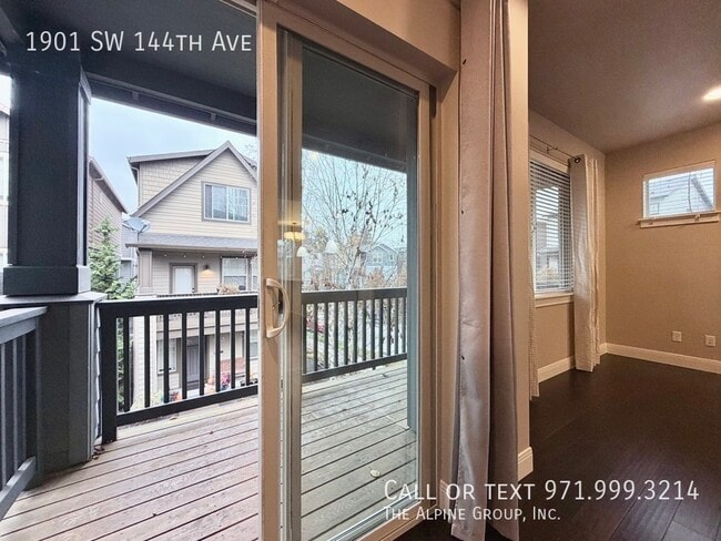 Building Photo - 1901 SW 144th Ave
