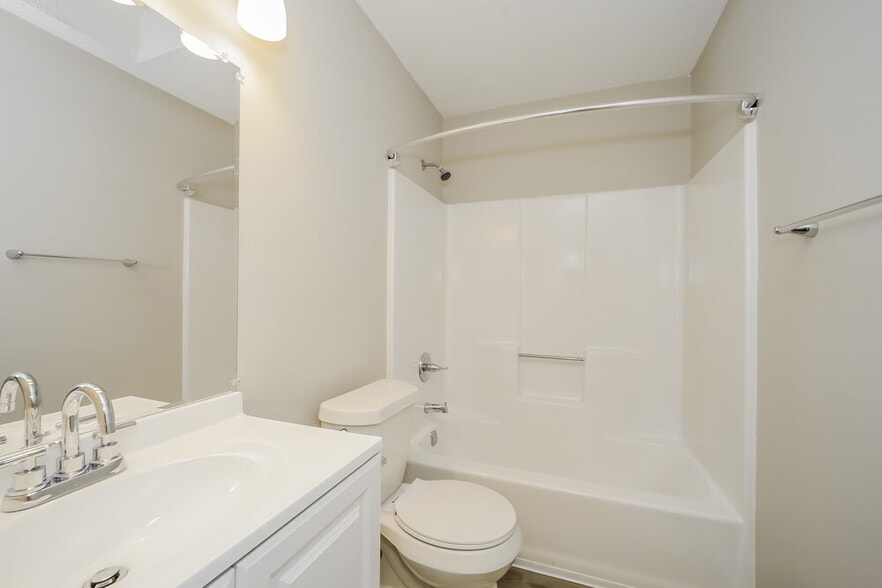 Building Photo - 2712 Horseshoe Creek Dr