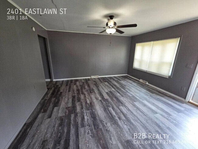 Building Photo - 2401 Eastlawn St
