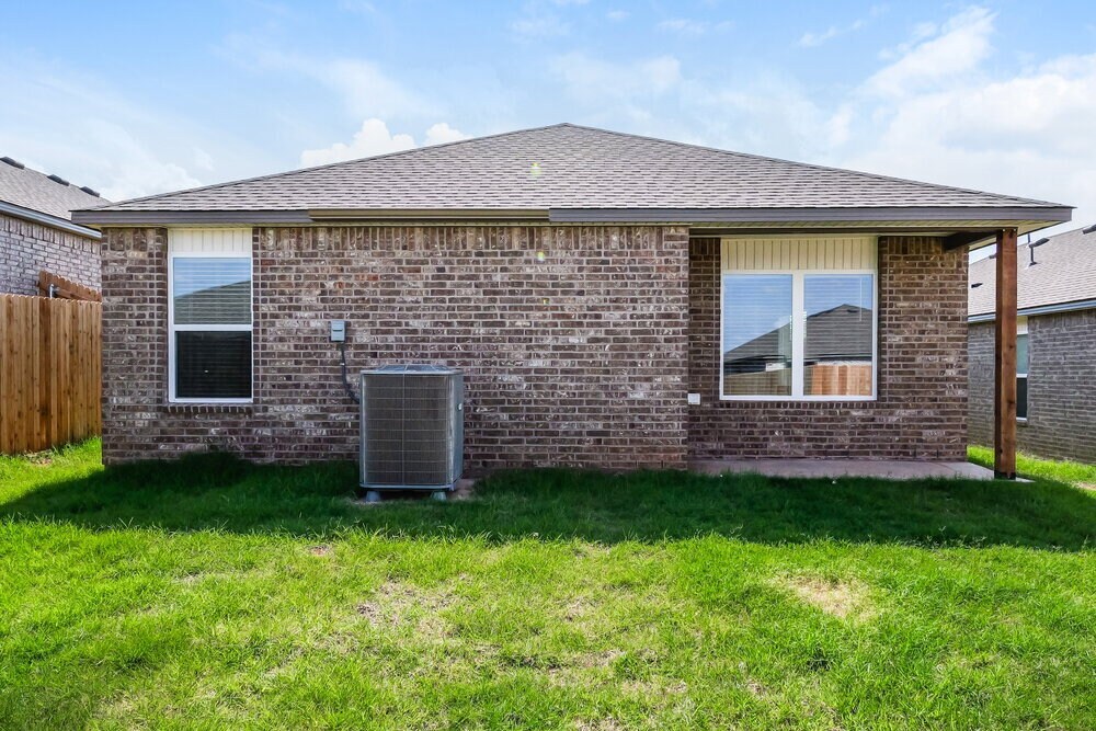 Building Photo - 10052 Blackjack Rd